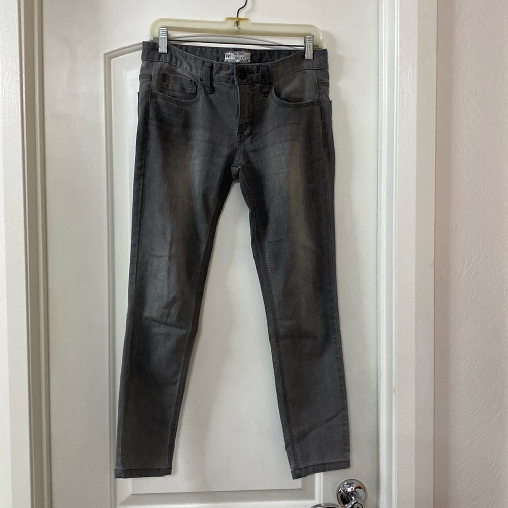 Free People stretch skinny jeans. Gray. Size 27. Very comfortable.
